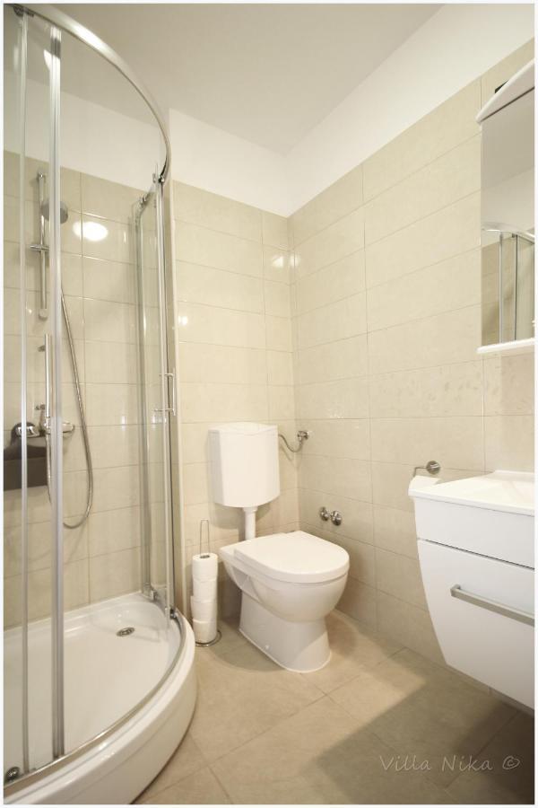 Apartments Nika Примоштен Екстер'єр фото